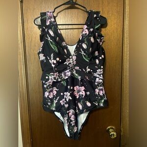 Floral one piece swimsuit by Shein size 2XL